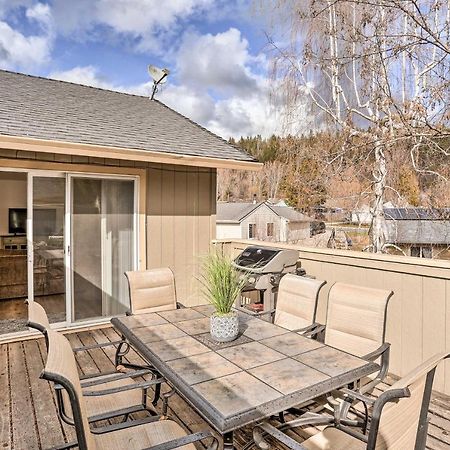 Mount Shasta Escape With Balcony About Walk To Dtwn Villa Exterior photo