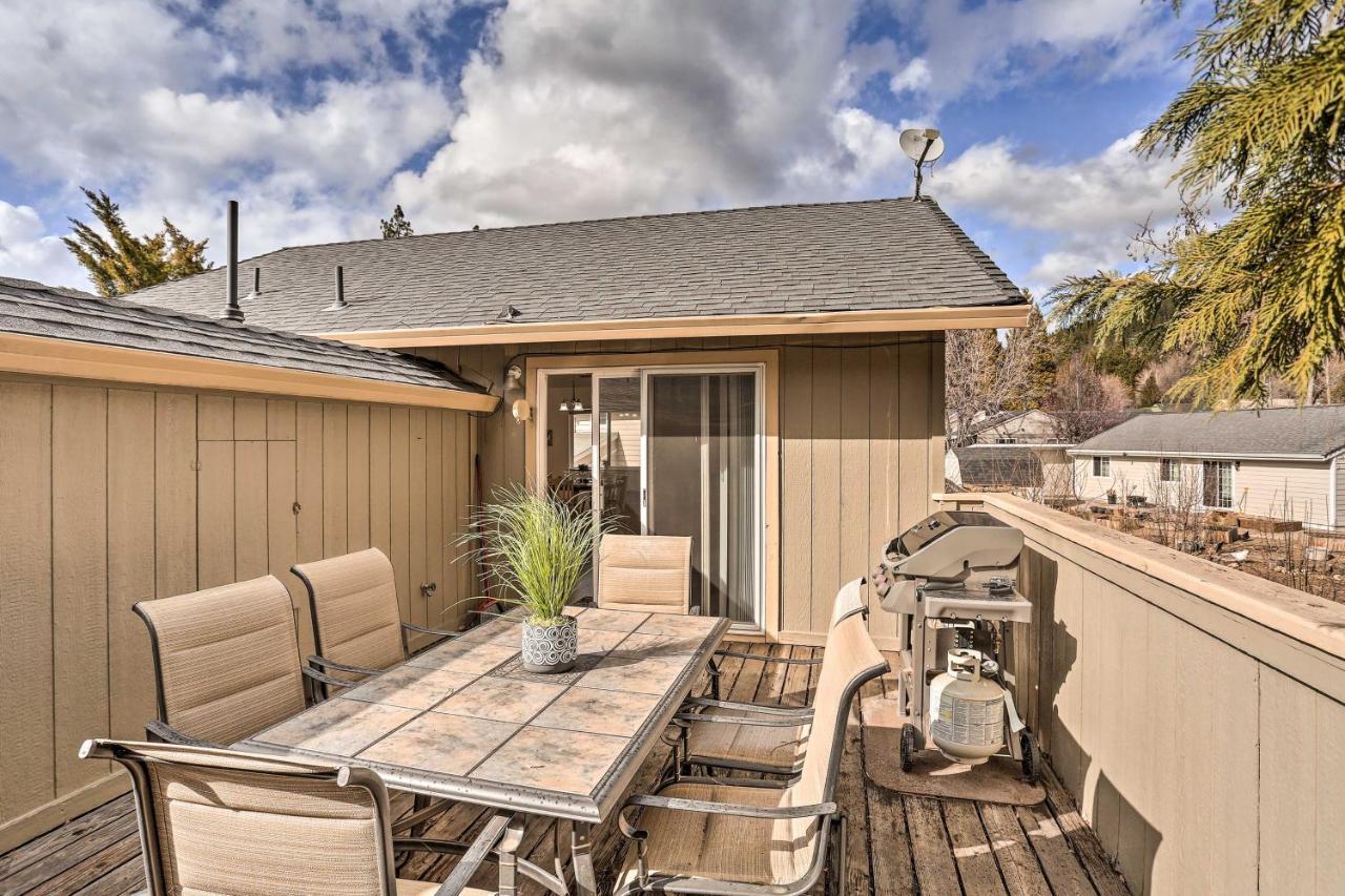 Mount Shasta Escape With Balcony About Walk To Dtwn Villa Exterior photo