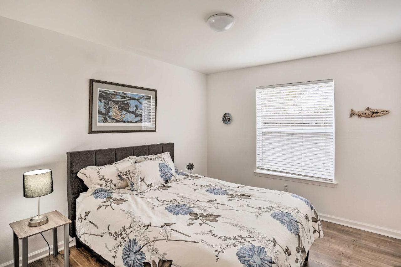 Mount Shasta Escape With Balcony About Walk To Dtwn Villa Exterior photo