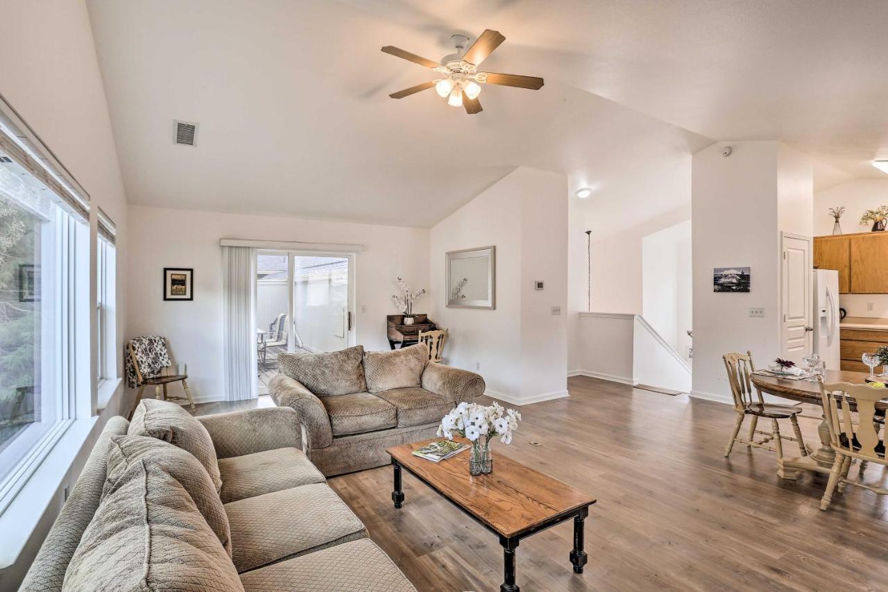 Mount Shasta Escape With Balcony About Walk To Dtwn Villa Exterior photo